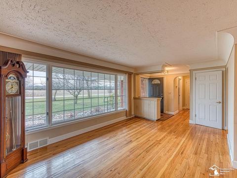 2410 Carter, Carleton, MI 48117 photo 4