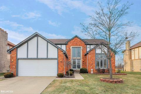 48311 Farah Dr, Macomb, MI 48044 photo 2