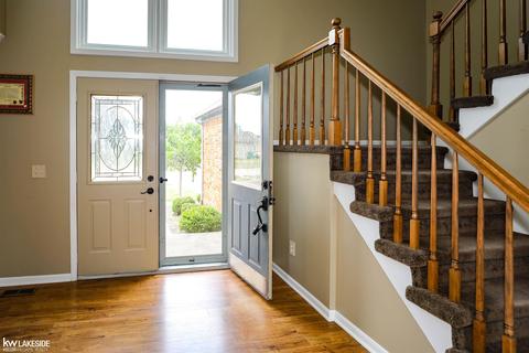 48311 Farah Dr, Macomb, MI 48044 photo 5