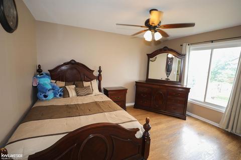48311 Farah Dr, Macomb, MI 48044 photo 27