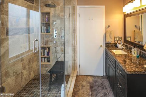 48311 Farah Dr, Macomb, MI 48044 photo 21