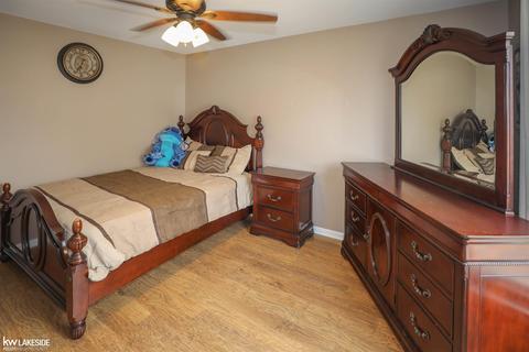 48311 Farah Dr, Macomb, MI 48044 photo 26