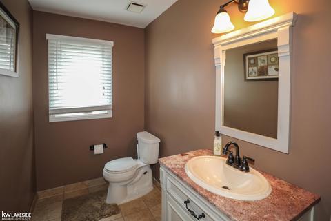 48311 Farah Dr, Macomb, MI 48044 photo 16