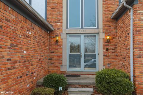 48311 Farah Dr, Macomb, MI 48044 photo 4