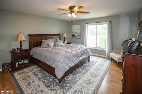 48311 Farah Dr, Macomb, MI 48044 photo 18