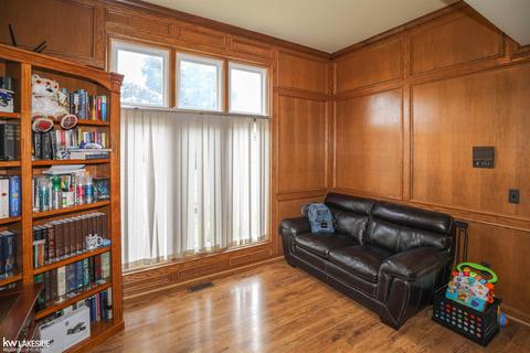 48311 Farah Dr, Macomb, MI 48044 photo 7