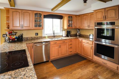 48311 Farah Dr, Macomb, MI 48044 photo 13