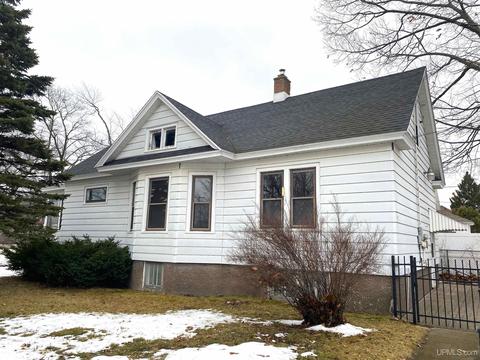1129 Stephenson Ave, Escanaba, MI 49829 photo 3