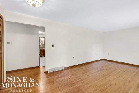 32244 Henry Ruff Rd, Romulus, MI 48174 photo 4
