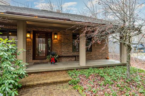 3820 E Old Pine Trl, Midland, MI 48642 photo 2