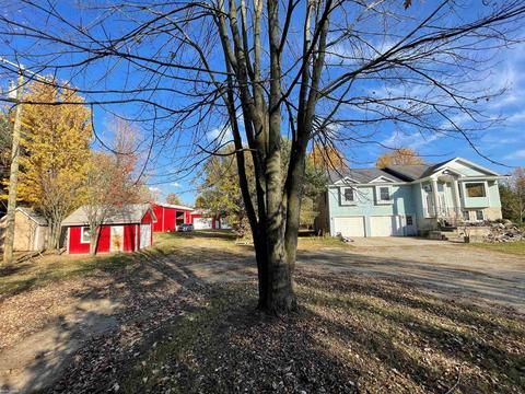 9777 Lambs Rd, Wales, MI 48027 photo 2