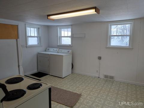 585 Stoneville, Ishpeming, MI 49849 photo 9