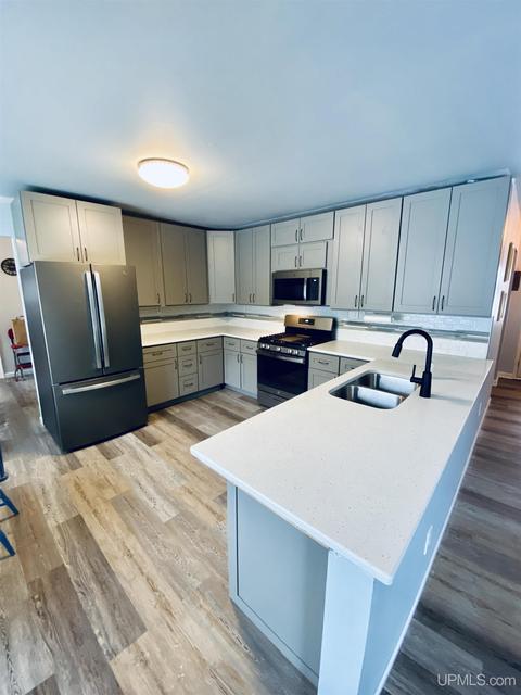 205 S Marigold St, Ishpeming, MI 49849 photo 4