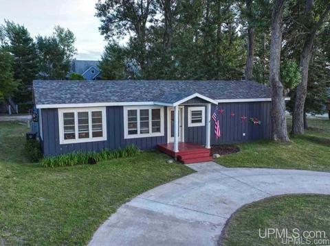 21963 E Coast Guard, Grand Marais, MI 49839