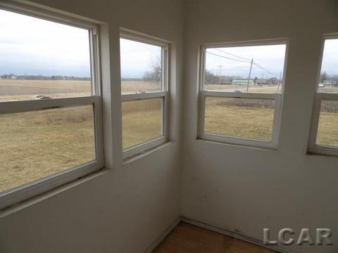 928 E Temperance Rd, Temperance, MI 48182 photo 6