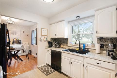 108 Overbrook, Flushing, MI 48433 photo 4