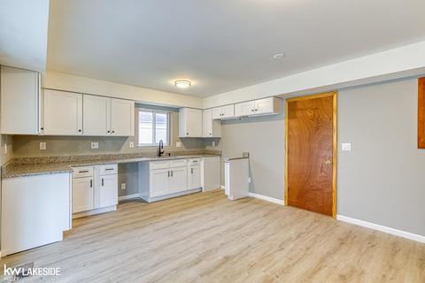 13648 Beth Dr, Warren, MI 48088 photo 16