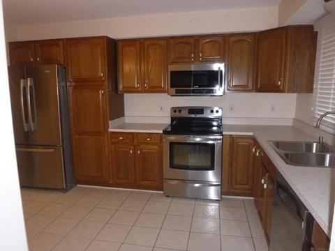 15235 E Hunters Pointe Dr, Macomb, MI 48042 photo 7