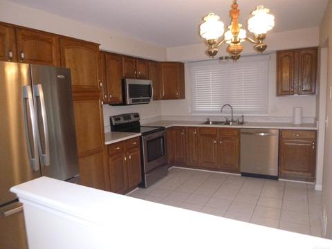 15235 E Hunters Pointe Dr, Macomb, MI 48042 photo 8