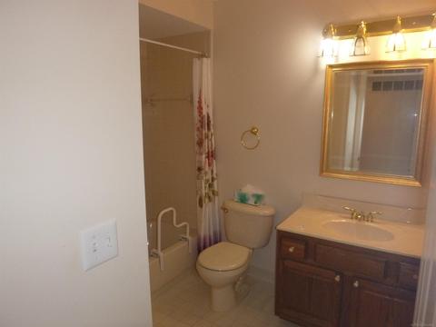 15235 E Hunters Pointe Dr, Macomb, MI 48042 photo 9
