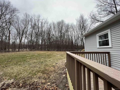 1524 E Vly, Adrian, MI 49221 photo 4