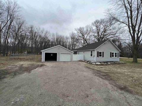 1524 E Vly, Adrian, MI 49221 photo 2
