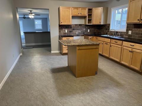 1524 E Vly, Adrian, MI 49221 photo 12