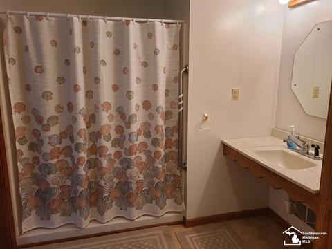 2846 Ashley Dr, Adrian, MI 49221 photo 16
