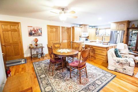 9319 Maple St, New Lothrop, MI 48460 photo 6