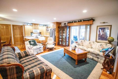 9319 Maple St, New Lothrop, MI 48460 photo 4