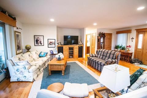 9319 Maple St, New Lothrop, MI 48460 photo 5