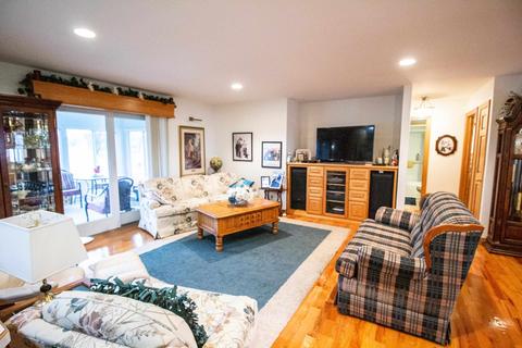 9319 Maple St, New Lothrop, MI 48460 photo 2
