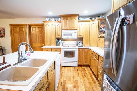 9319 Maple St, New Lothrop, MI 48460 photo 13