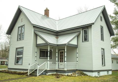 522 S Front St, Chesaning, MI 48616