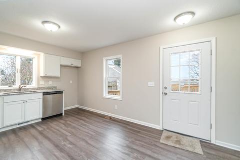 1182 S Huron Rd, Kawkawlin, MI 48631 photo 12