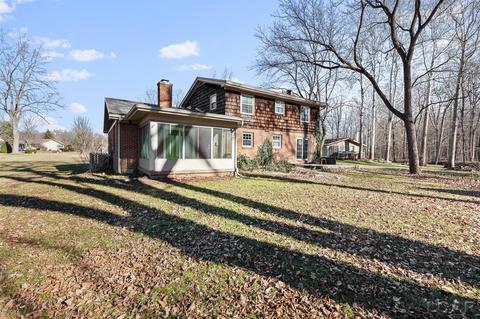 4771 Devonshire Dr, Adrian, MI 49221 photo 4