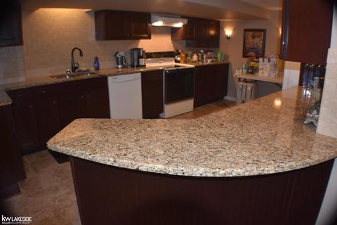 41213 Spicemill, Sterling Heights, MI 48314 | 55 Photos - Movoto