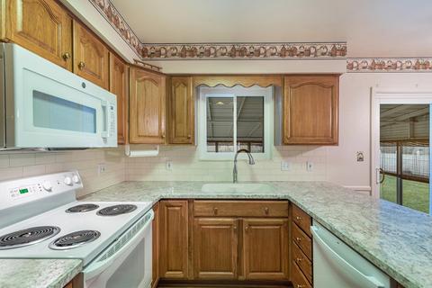 8041 W Carpenter, Flushing, MI 48433 photo 7
