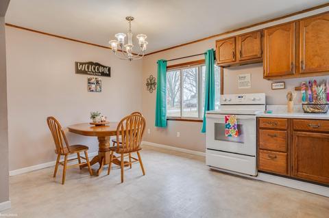 4894 Main St, Applegate, MI 48401 photo 15