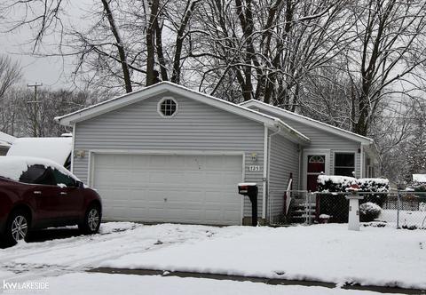 725 Washington, Algonac, MI 48001 photo 1