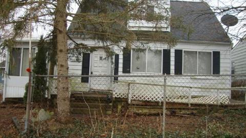 1252 E Decamp, Burton, MI 48529