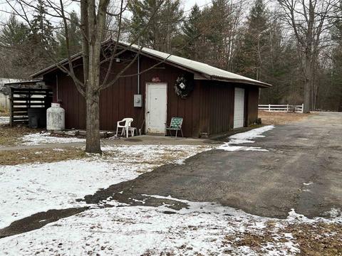 3726 Whispering Pnes, Gladwin, MI 48624 photo 4