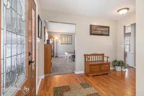 2458 Stonebrook Dr, Davison, MI 48423 photo 2