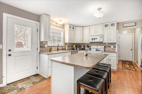 2458 Stonebrook Dr, Davison, MI 48423 photo 9