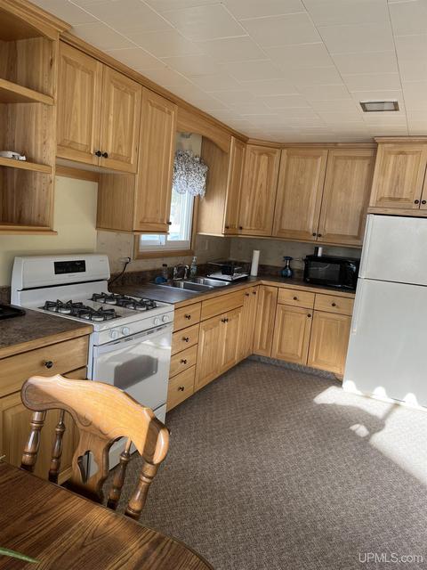 1095 School St, Ishpeming, MI 49849 photo 8