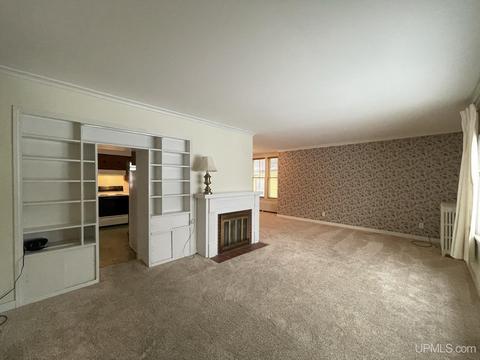 210 W Barnum, Ishpeming, MI 49849 photo 4