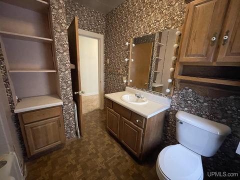 210 W Barnum, Ishpeming, MI 49849 photo 31