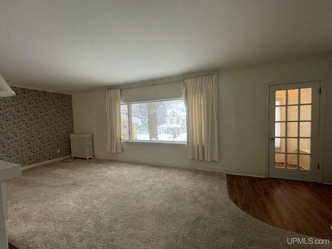 210 W Barnum, Ishpeming, MI 49849 photo 3