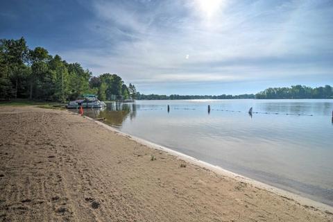 5645 Royal Ct, Gladwin, MI 48624 photo 3