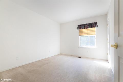 18112 Huron, Macomb, MI 48042 photo 32